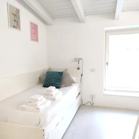Apartamento Charming Courtyard Milán